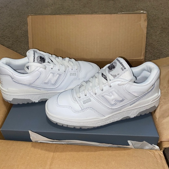 New Balance 550 - Picture 1 of 2